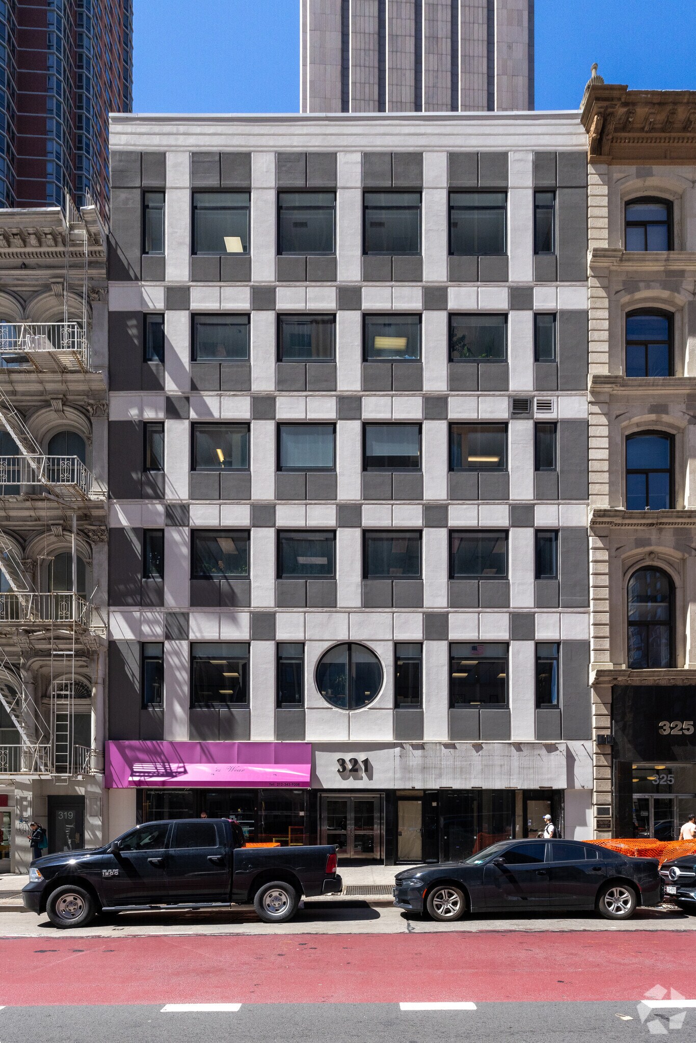 321-323 Broadway, New York, NY for lease Primary Photo- Image 1 of 11