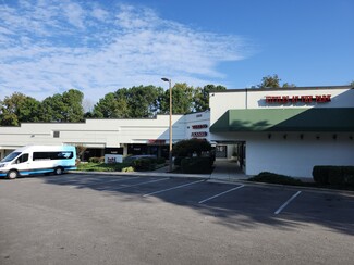 Plus de détails pour 2223 E NC Highway 54, Durham, NC - Vente au détail à louer