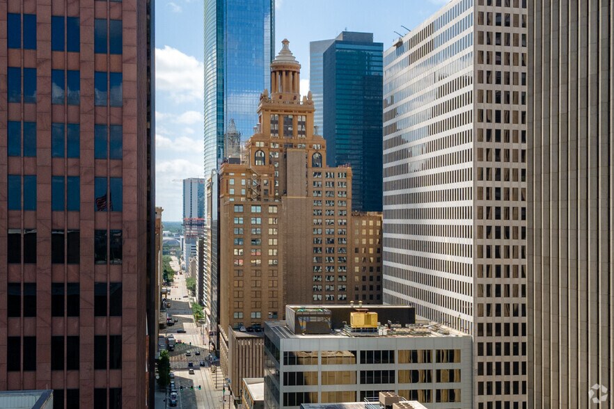 808 Travis St, Houston, TX à louer - Photo du bâtiment - Image 2 de 31