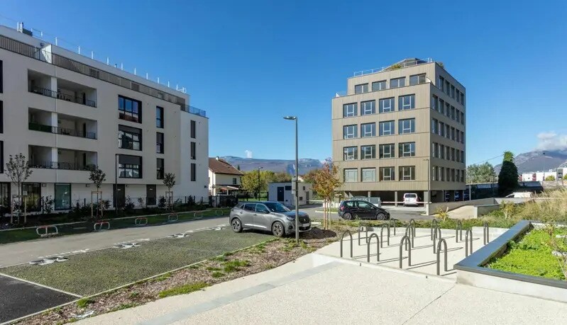 Rue Des Javaux, Eybens for sale - Building Photo - Image 1 of 12