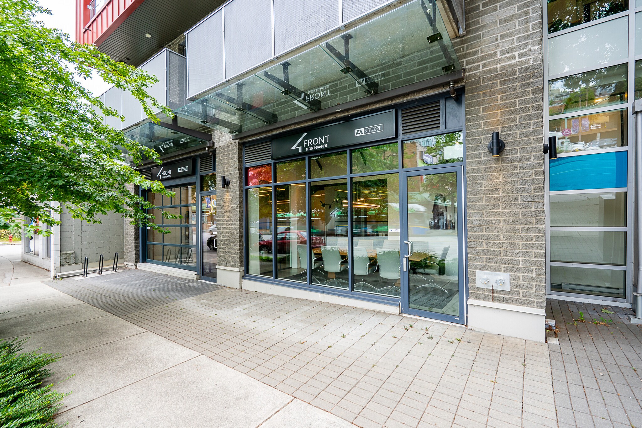 379 E Broadway, Vancouver, BC à vendre Photo du bâtiment- Image 1 de 10