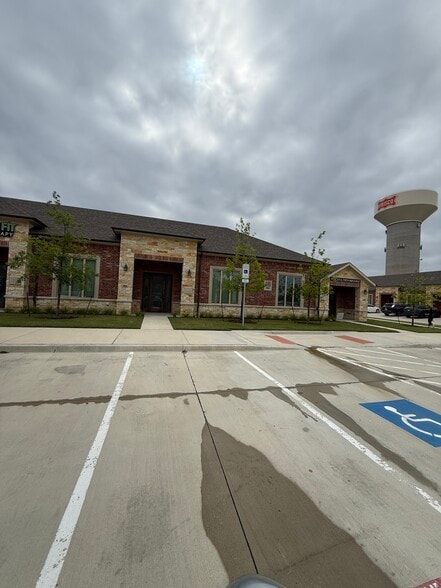 400 Stonebrook Pky, Frisco, TX à louer - Photo principale - Image 1 de 6