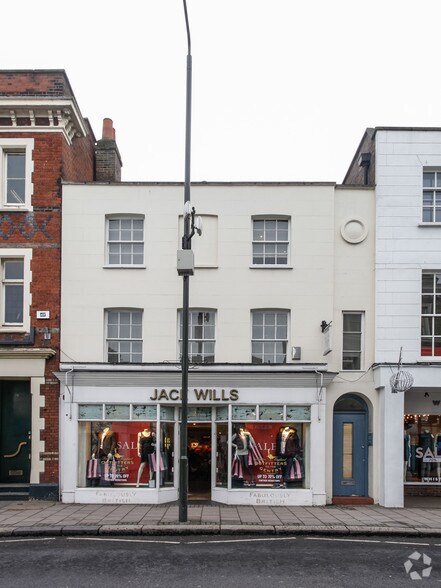 27 High St, Londres à louer - Photo du bâtiment - Image 2 de 8