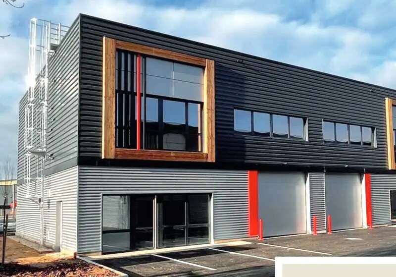 Industrial in Saint-Quentin-Fallavier for lease - Building Photo - Image 2 of 8