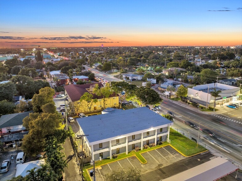 1818 Sheridan St, Hollywood, FL for lease - Aerial - Image 2 of 13