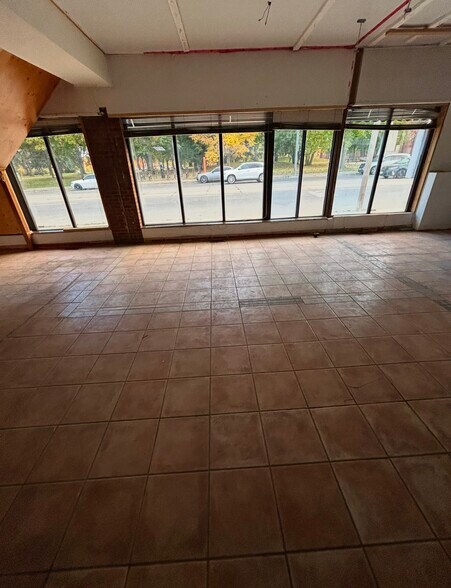 3140 Lake Shore Blvd W, Toronto, ON à vendre - Photo du bâtiment - Image 3 de 8
