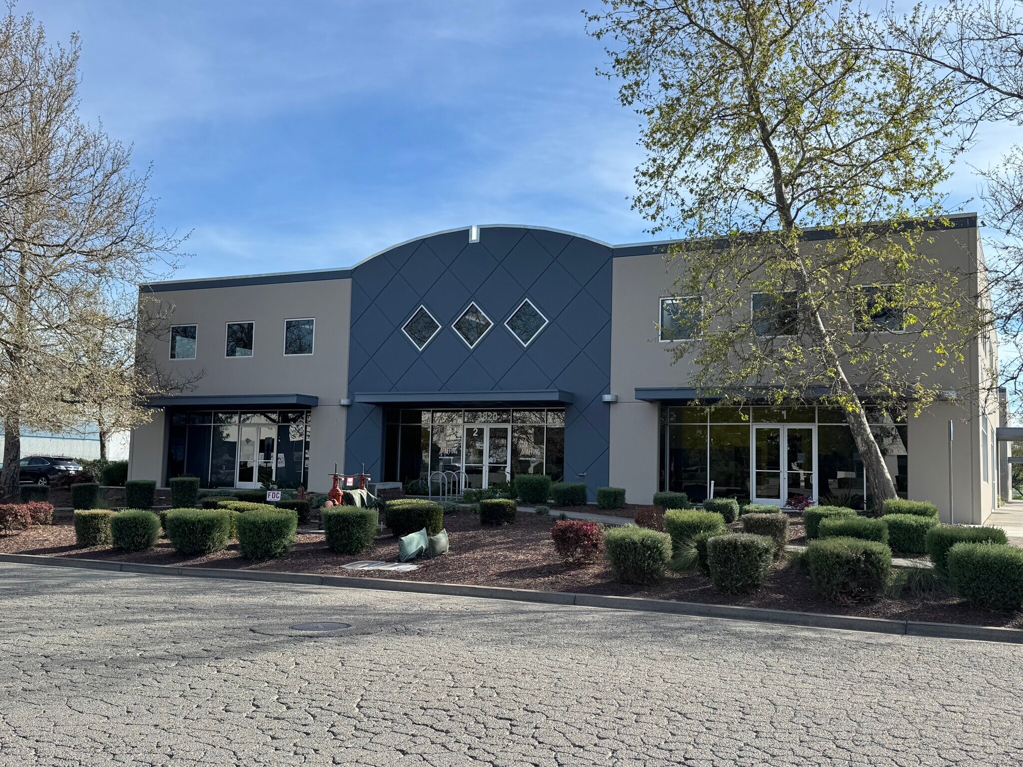 3820 Cypress Dr, Petaluma, CA à vendre Photo du bâtiment- Image 1 de 5