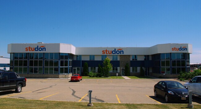 Plus de détails pour 8024 Edgar Industrial Cres, Red Deer, AB - Bureau à louer