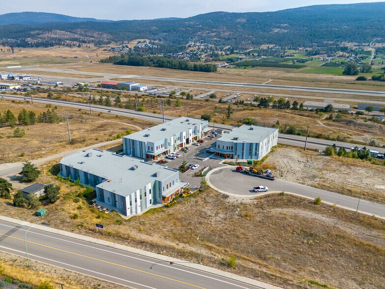 2175 Optic Crt, Kelowna, BC à louer - Photo principale - Image 1 de 19