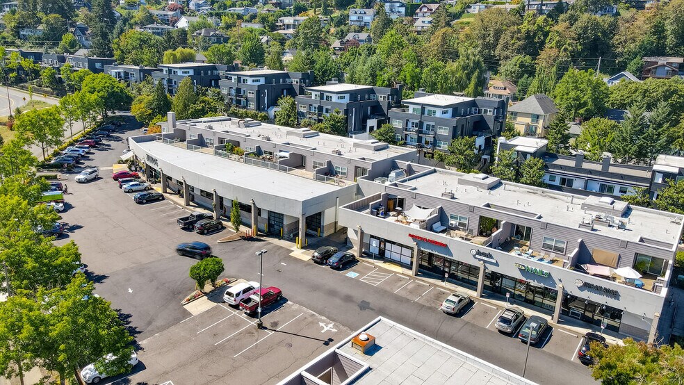 7107-7221 SW Macadam Ave, Portland, OR à louer - Photo du bâtiment - Image 2 de 11