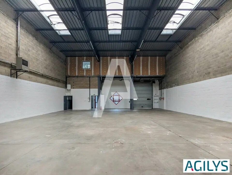 Flex in Élancourt for lease Interior Photo- Image 1 of 10