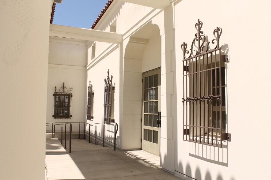 1522 Gordon St, Los Angeles, CA à louer - Photo du bâtiment - Image 3 de 46