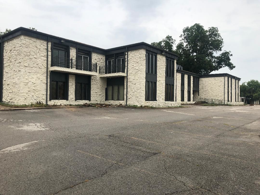 5513-5539 S Lewis Ave, Tulsa, OK for lease Primary Photo- Image 1 of 20