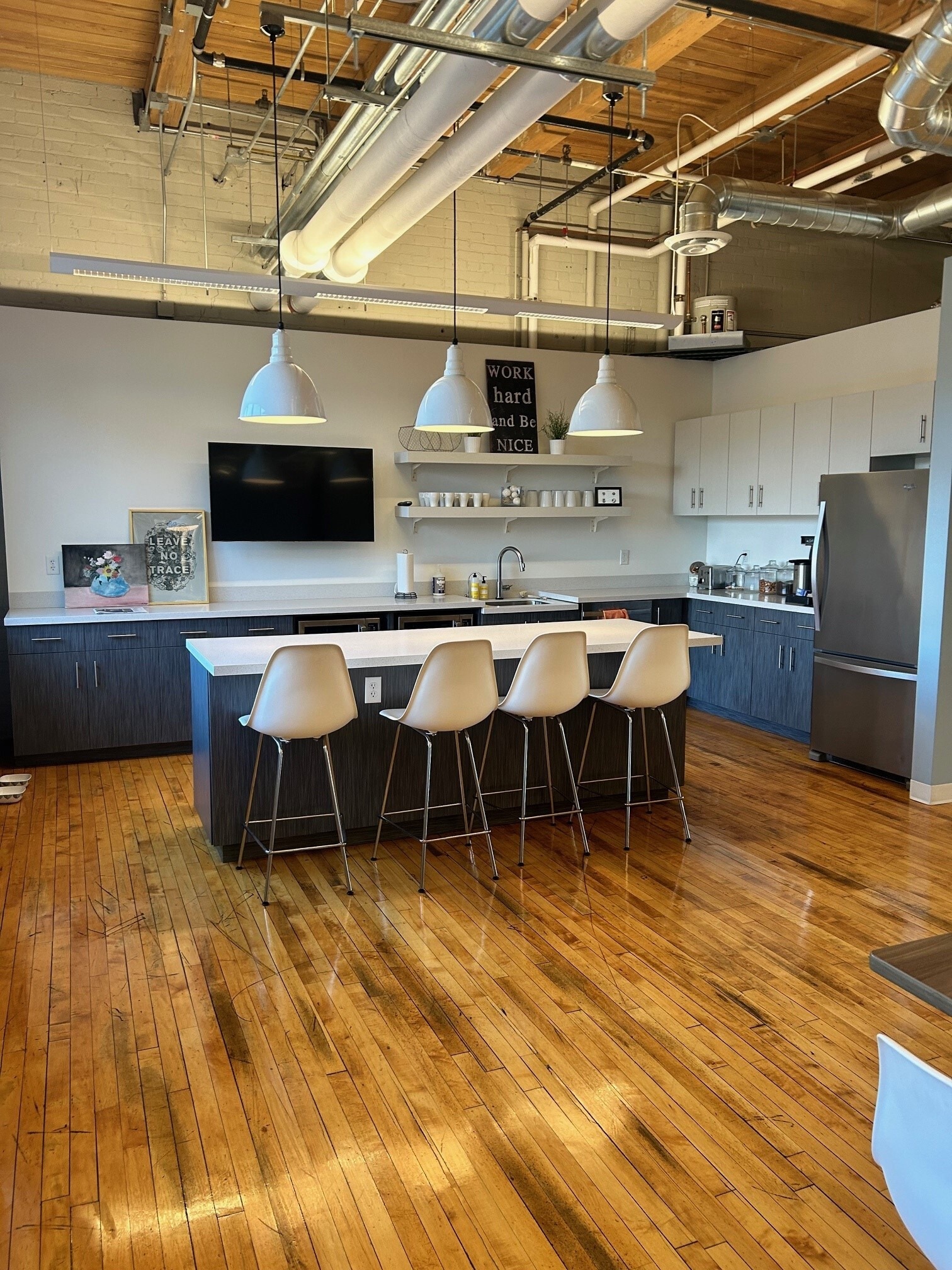 807 Broadway St NE, Minneapolis, MN for lease Interior Photo- Image 1 of 6