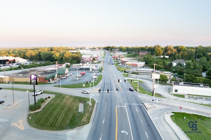 3311 N Belt Hwy, Saint Joseph, MO à vendre - Photo du bâtiment - Image 3 de 40