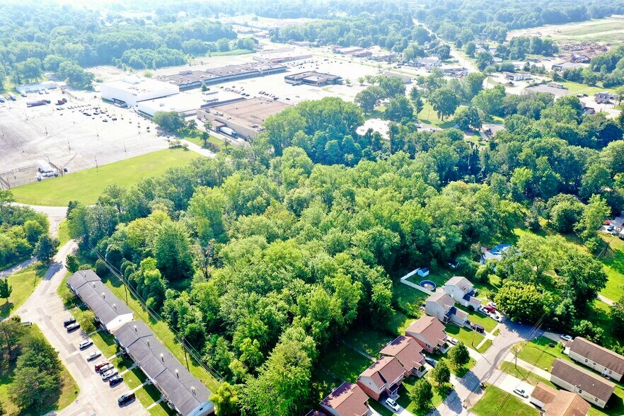 O'Neil Blvd, Sheffield, OH à vendre - Photo du bâtiment - Image 2 de 3
