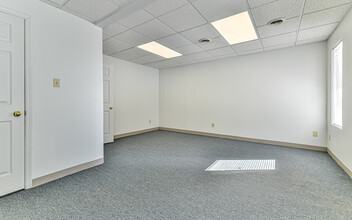 101 N Meadows Dr, Wexford, PA for lease Interior Photo- Image 1 of 11