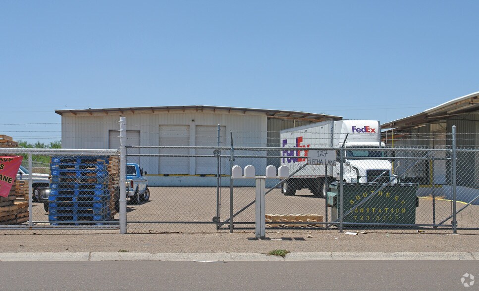 127 Flecha Ln, Laredo, TX à louer - Photo du bâtiment - Image 2 de 2