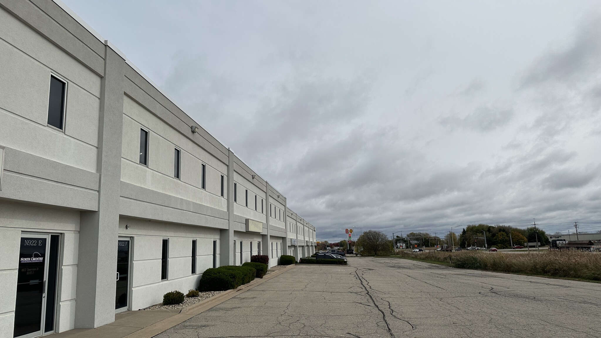 N922 & N926 Tower View Dr, Greenville, WI for lease Building Photo- Image 1 of 1