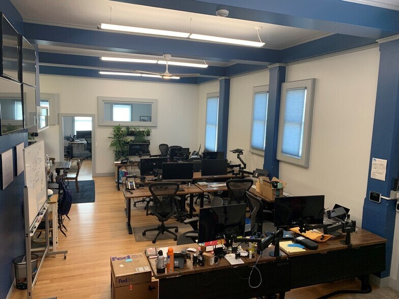 815 Alice St, Oakland, CA à louer - Photo du bâtiment - Image 3 de 10