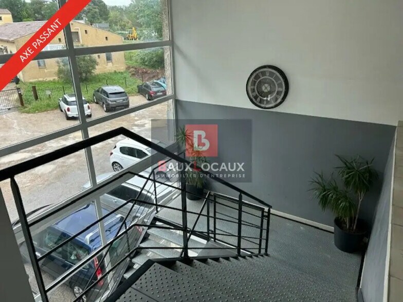 Office in Venelles for lease - Lobby - Image 2 of 12