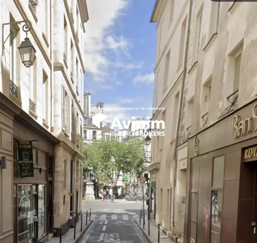 Retail in Paris for lease Building Photo- Image 1 of 2