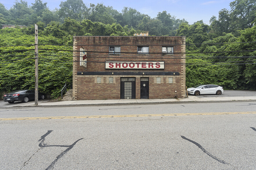 Island Avenue 1173-1175 Island Avenue, Mc Kees Rocks, PA for sale - Building Photo - Image 1 of 1