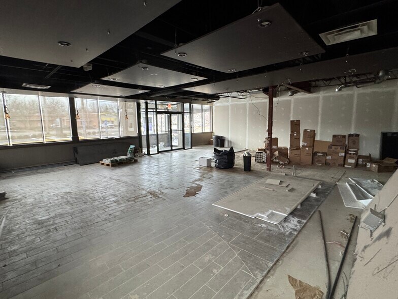 8764 Mentor Ave, Mentor, OH à louer - Photo intérieure - Image 2 de 3