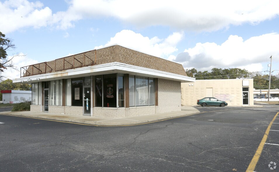 237 Route 37 W, Toms River, NJ à louer - Photo du bâtiment - Image 2 de 5