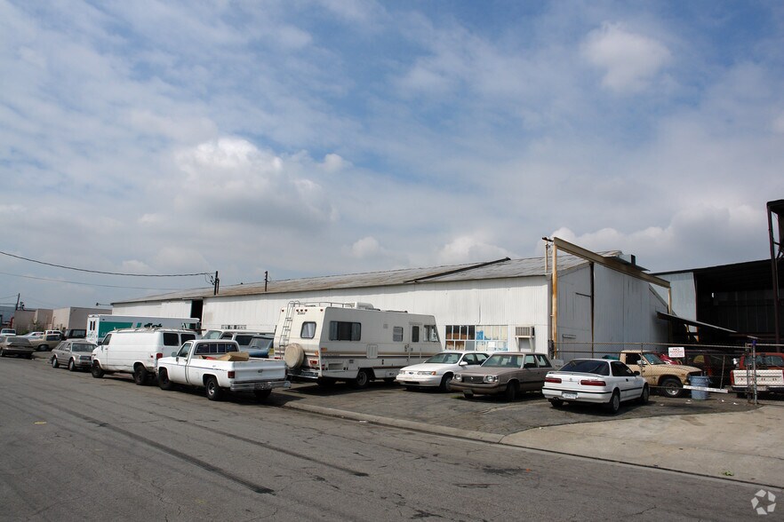 8131-8137 Allport Ave, Santa Fe Springs, CA à louer - Photo du bâtiment - Image 3 de 6