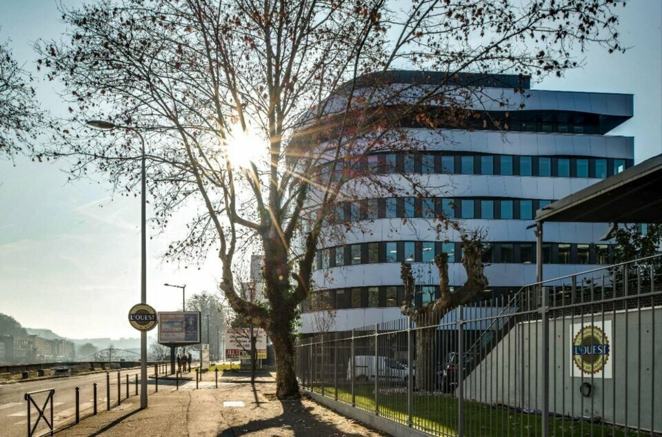 2 Quai Du Commerce, Lyon for lease Building Photo- Image 1 of 12