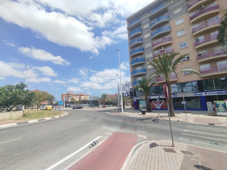 Commerce de détail dans Elche à louer - Photo du bâtiment - Image 2 de 12