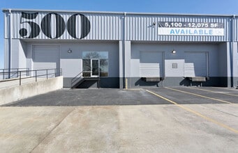 500 Radar Rd, Greensboro, NC à louer Photo du bâtiment- Image 2 de 6