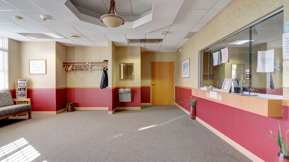 399 Grant Ave, Auburn, NY à vendre - Photo intérieure - Image 2 de 55