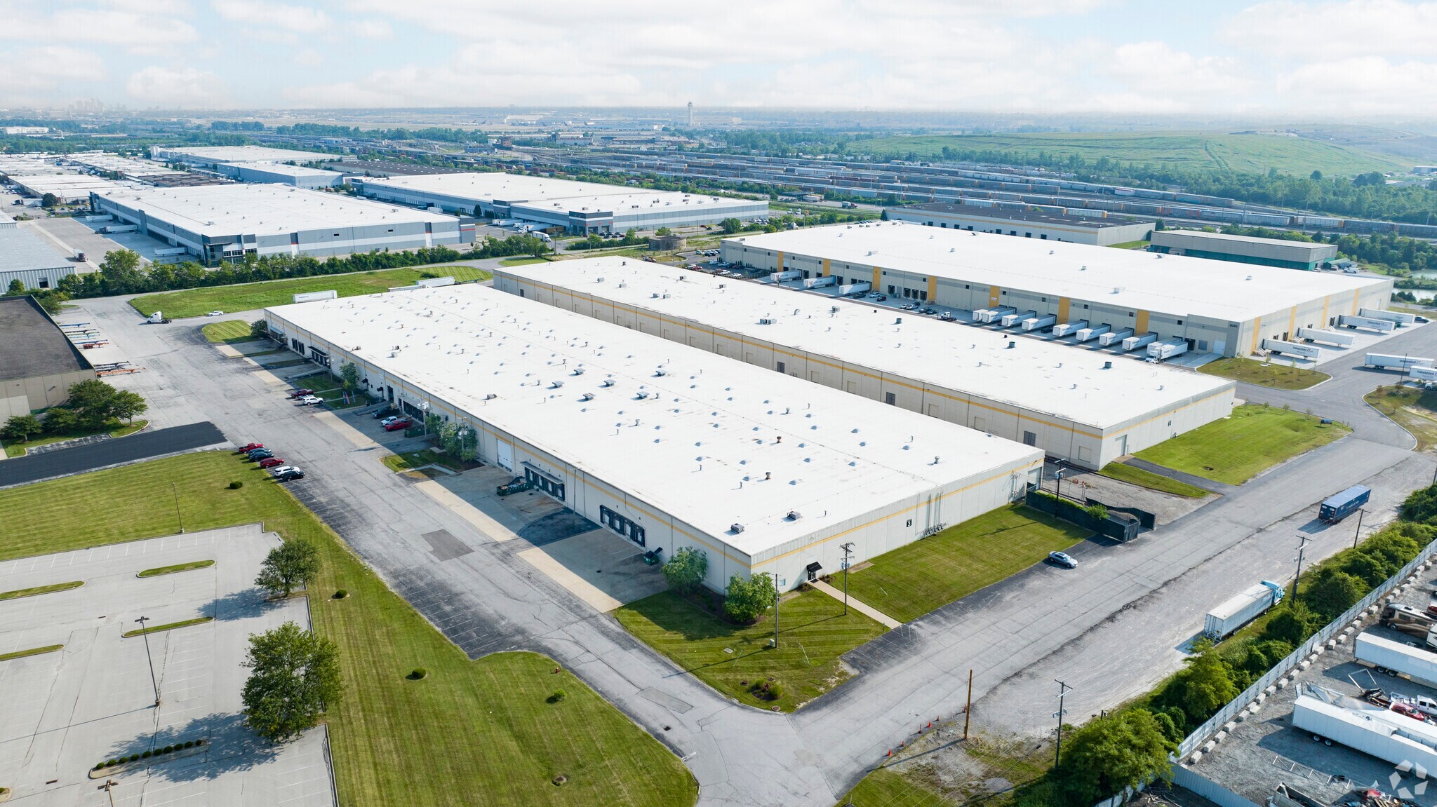 8169 National Tpke, Louisville, KY à louer Aérien- Image 1 de 6