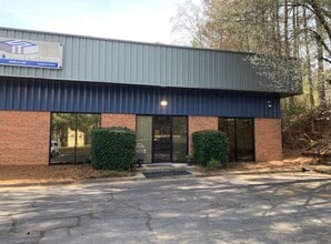 8181 Industrial Pl, Alpharetta, GA for lease Interior Photo- Image 1 of 15