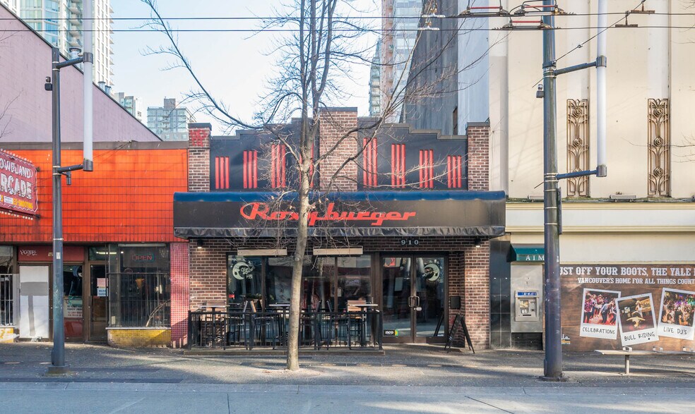 910 Granville St, Vancouver, BC à vendre - Photo du bâtiment - Image 2 de 4