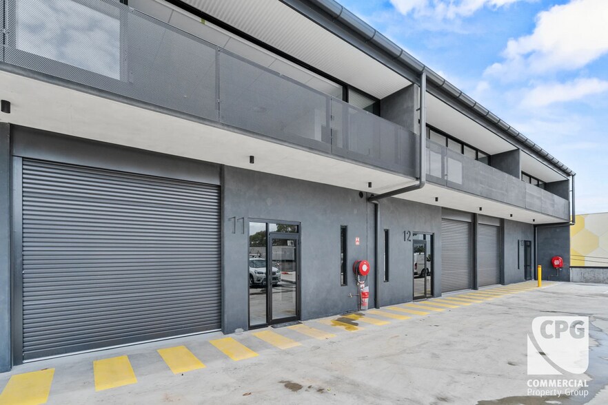 27 Wurrook Cct, Caringbah for sale - Building Photo - Image 2 of 5