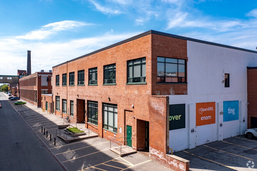 78-96 Mowat Ave, Toronto, ON for sale - Primary Photo - Image 1 of 1