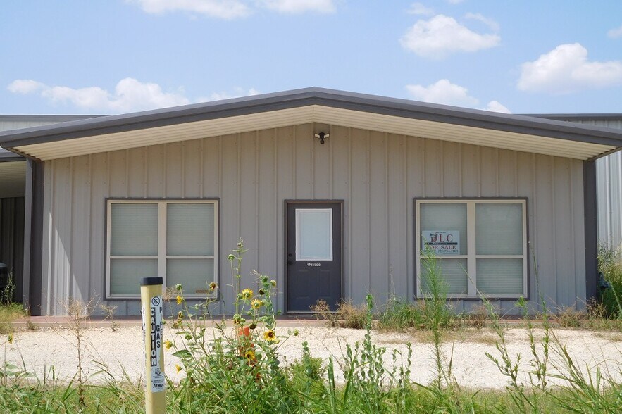 7766 State HWY 153 Hwy, Winters, TX à vendre - Photo du bâtiment - Image 3 de 13