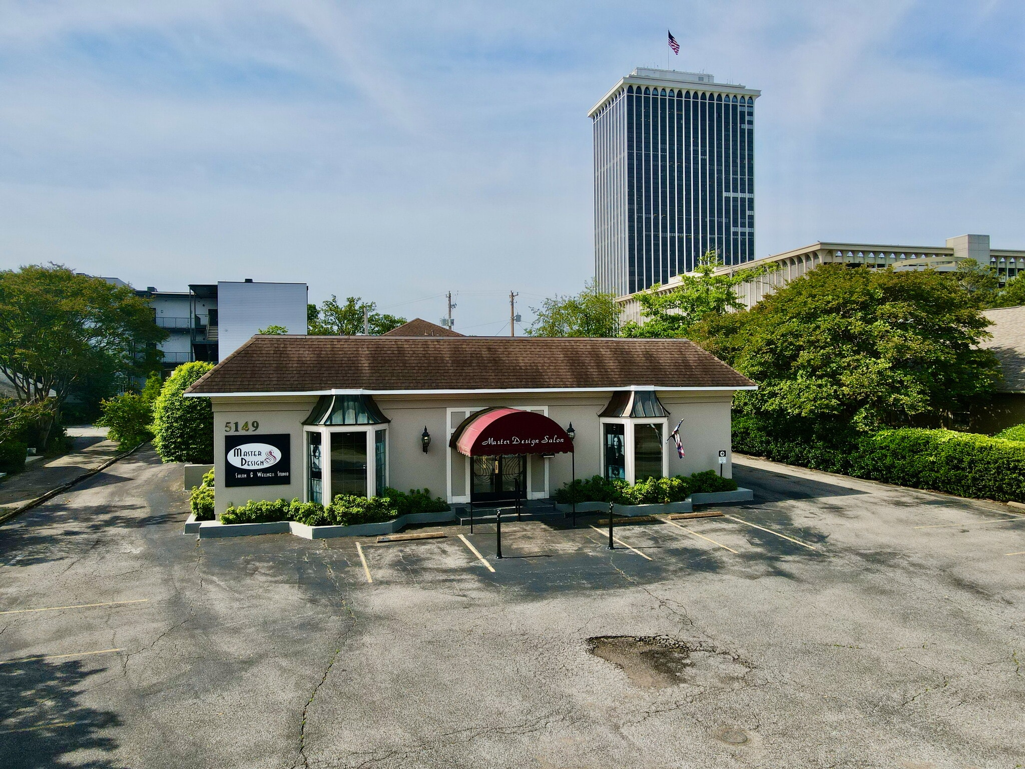 5149 Wheelis Dr, Memphis, TN à vendre Photo du bâtiment- Image 1 de 13