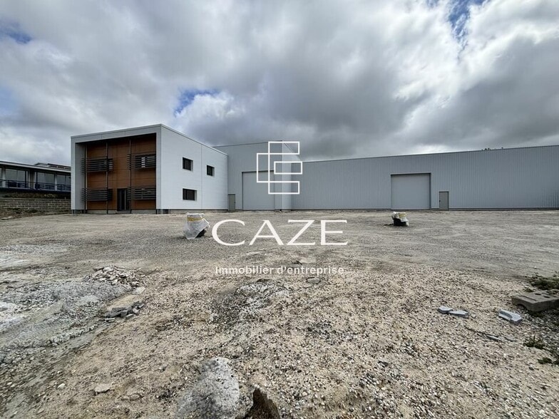 Industrial in Bassens for lease - Building Photo - Image 3 of 8