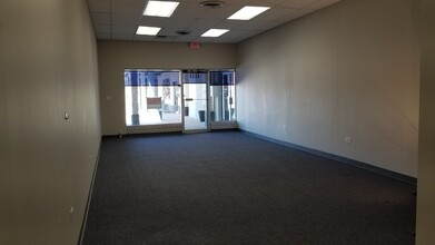 4616-4646 W 103rd St, Oak Lawn, IL for lease Interior Photo- Image 1 of 3