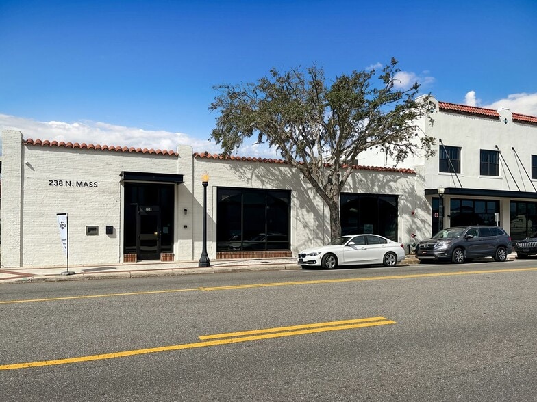 238 N Massachusetts Ave, Lakeland, FL à louer - Photo du bâtiment - Image 3 de 15