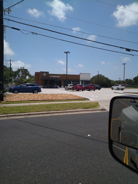 2302 Highway 35 N, Rockport, TX for lease - Building Photo - Image 2 of 5