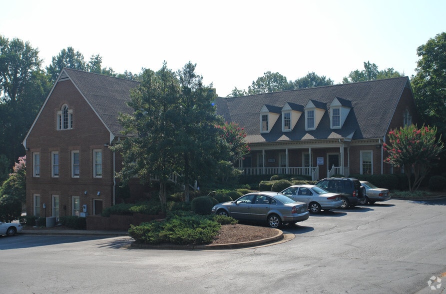 8725 Dunwoody Pl, Atlanta, GA for lease - Building Photo - Image 1 of 46
