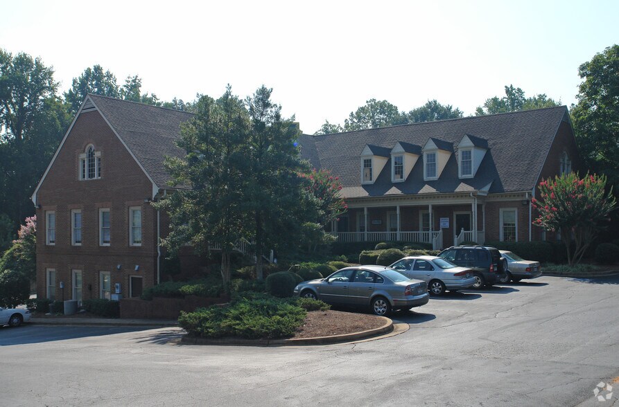 8725 Dunwoody Pl, Atlanta, GA à louer - Photo du bâtiment - Image 1 de 46