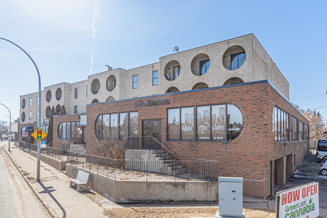 More details for 12046 Fort Rd NW, Edmonton, AB - Retail for Lease