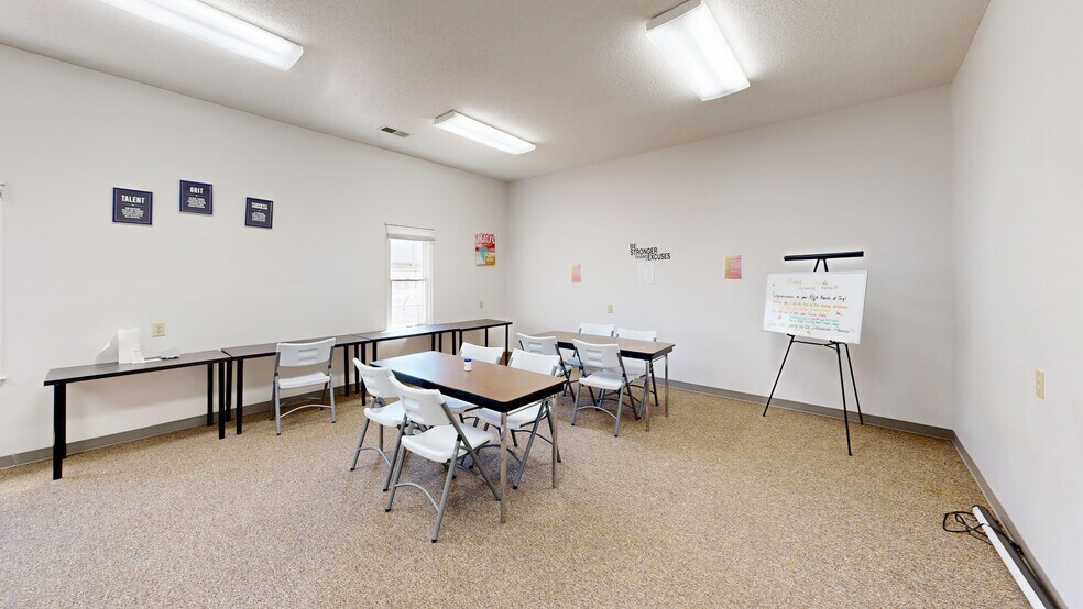 760 N New Hope Rd, Gastonia, NC à vendre - Numérisation 3D de Matterport - Image 2 de 25