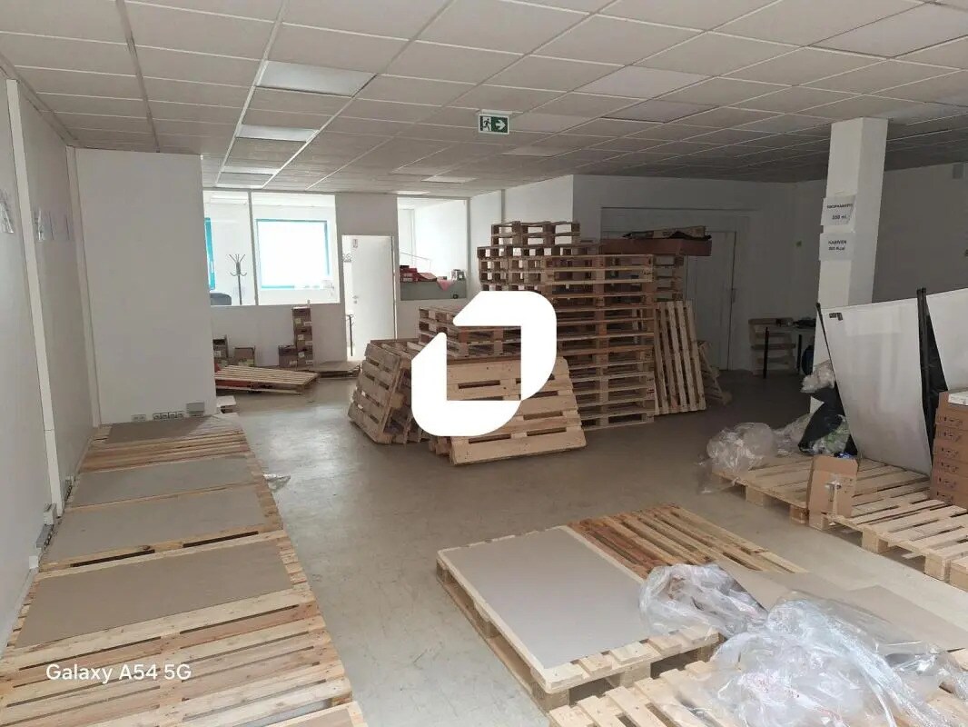 Flex in Boulogne-Billancourt for lease Interior Photo- Image 1 of 10